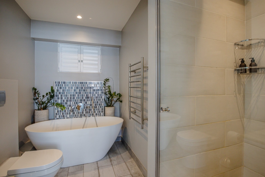 To Let 4 Bedroom Property for Rent in Sea Point Western Cape